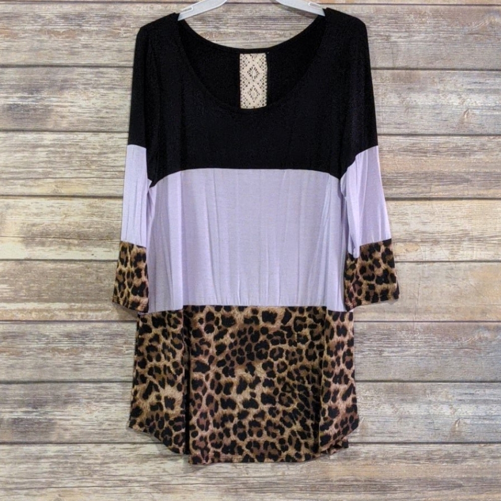 Gorgeous color block blouse! New without tag